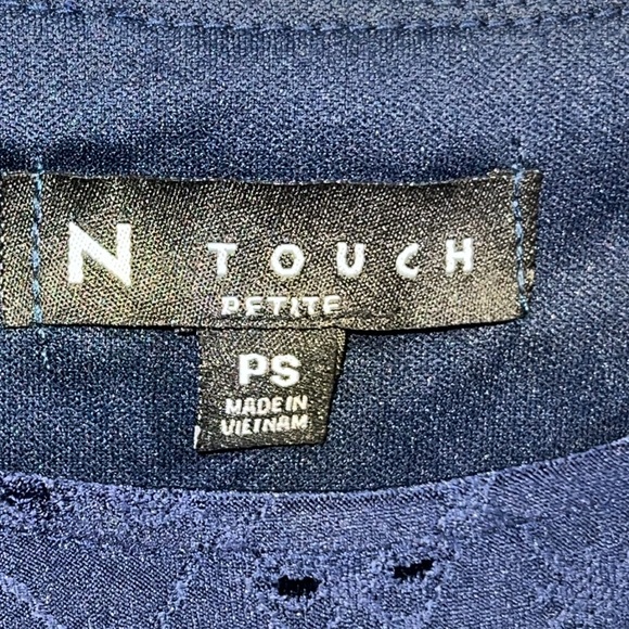 N Touch Petite Size Small Eyelet Lined Navy SS Top NEW - Picture 5 of 6